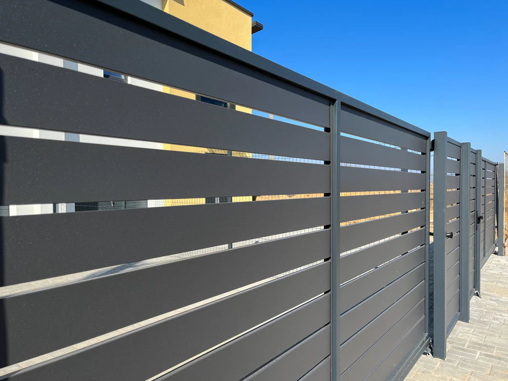 72in x 72in Aluminum Fence